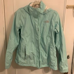 Womens northface raincoat size large, wears more like a medium.